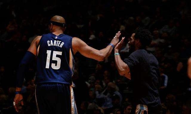 通过与世界 通过与世界