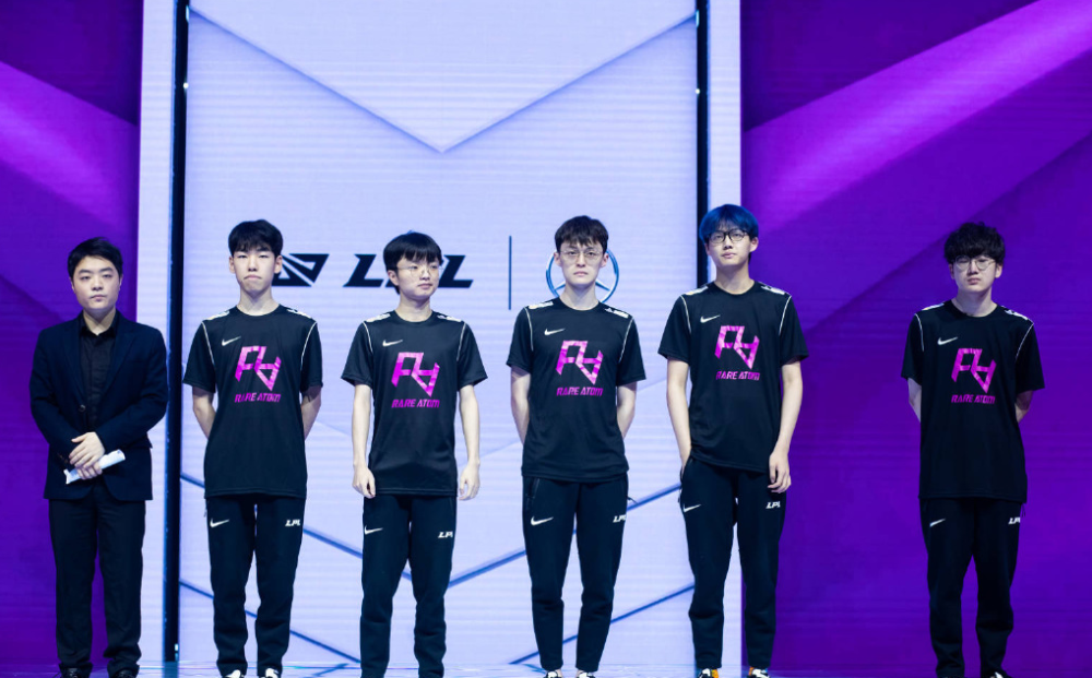 而亚洲杯却 而亚洲杯却