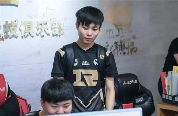 手边翼卫 手边翼卫